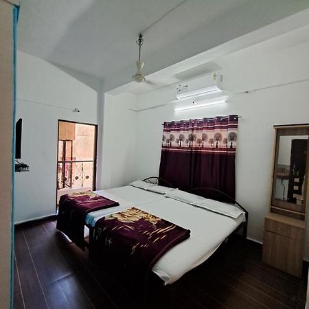 Goldan palece Hotel Trimbak Bagian luar foto