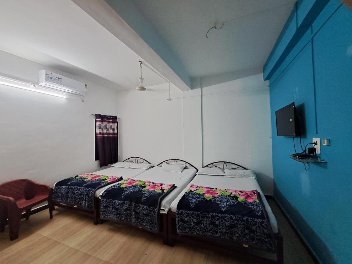 Goldan palece Hotel Trimbak Bagian luar foto