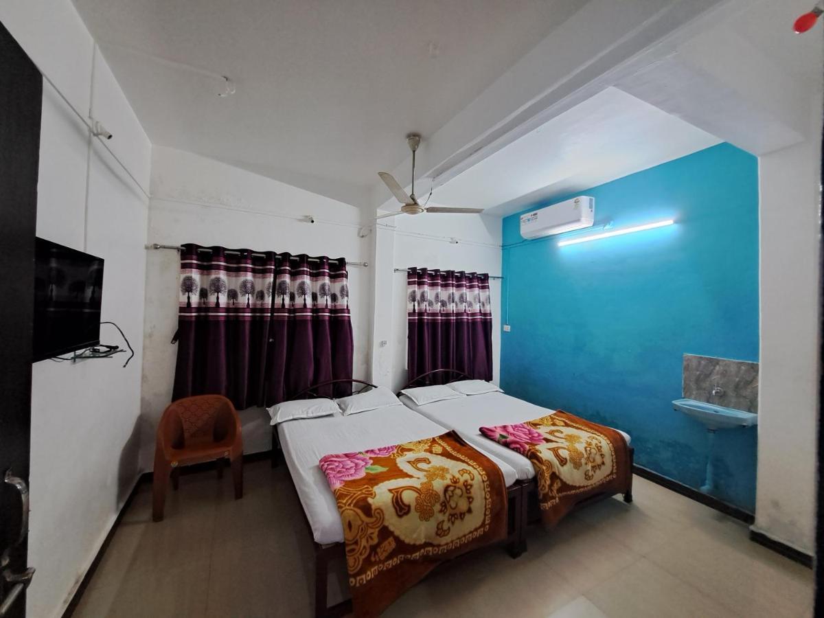 Goldan palece Hotel Trimbak Bagian luar foto